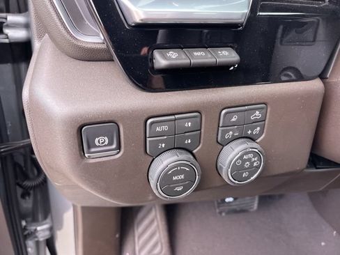 New 2026 Chevrolet Silverado 1500 LTZ w/ LTZ Premium Package AWD/4WD image 22