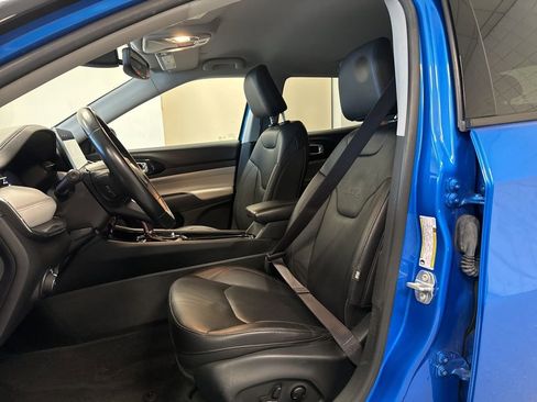 Used 2022 Jeep Compass Limited AWD/4WD image 31