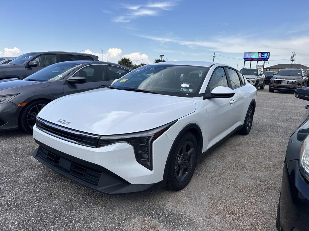 Used 2025 Kia K4 FWD image 3