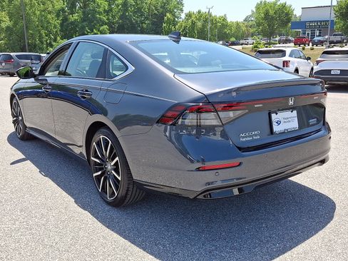 Used 2024 Honda Accord Touring image 5