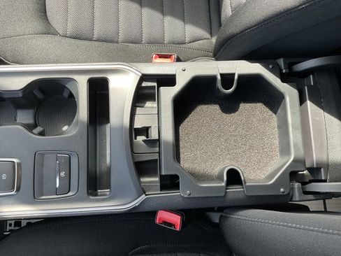 Used 2022 Ford Edge SE w/ Black Appearance Package image 22