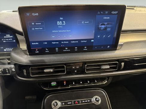 Certified 2022 Lincoln Nautilus FWD w/ Premium Package image 16