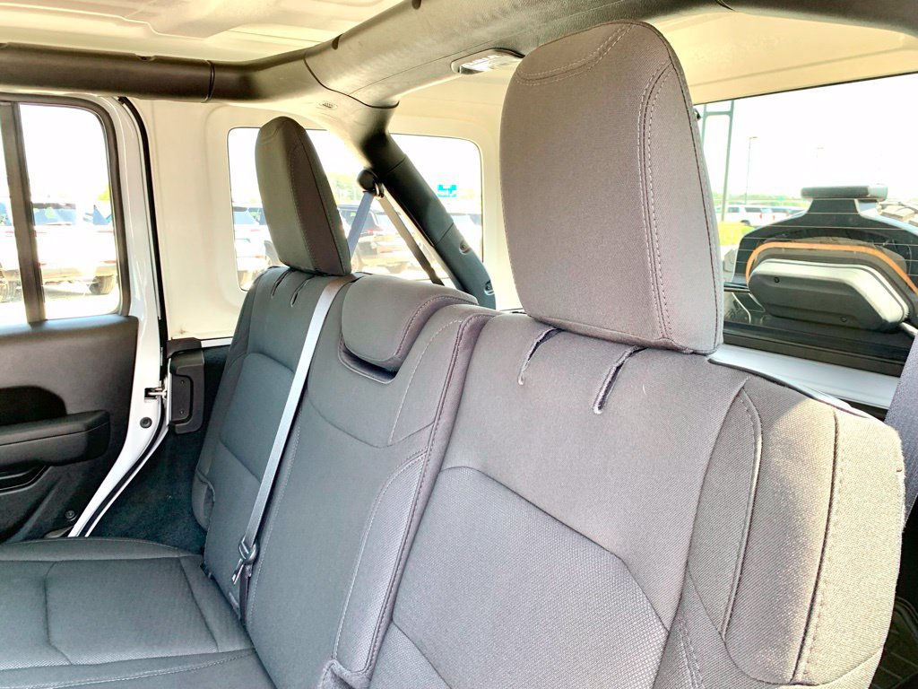 Used 2023 Jeep Wrangler Unlimited Sport AWD/4WD image 18