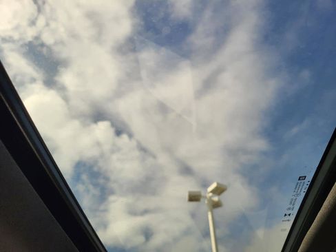 Used 2025 Chevrolet Trax RS w/ Sunroof Package image 26