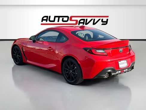 Used 2025 Toyota GR86 Premium w/ ALL Weather Mat Package (TMS) RWD image 5