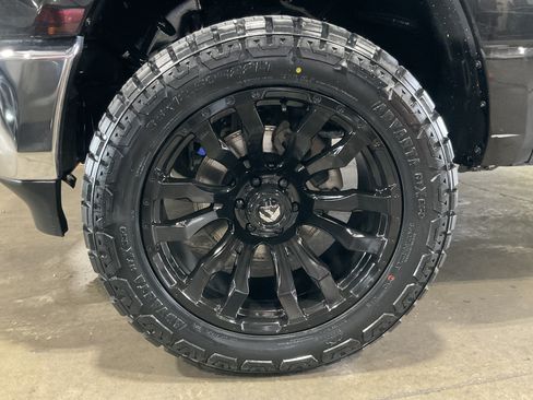 Used 2023 RAM 1500 Laramie AWD/4WD image 12