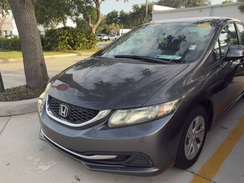 Used 2013 Honda Civic LX image 2