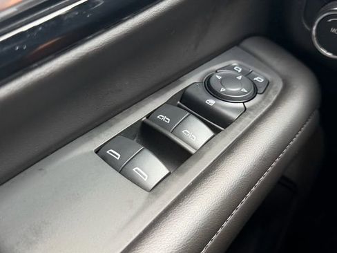 Used 2025 Chevrolet Tahoe LS RWD image 24
