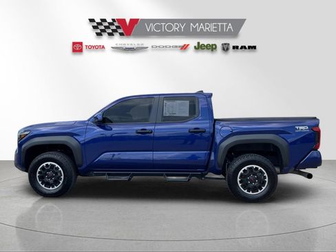 Used 2025 Toyota Tacoma TRD Off-Road AWD/4WD image 2