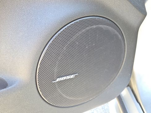 Used 2011 Chevrolet Impala LTZ FWD image 7