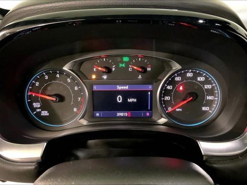 Used 2023 Chevrolet Traverse LT image 20