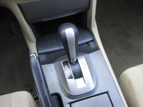 Used 2011 Honda Accord LX image 29