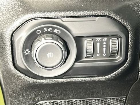 Used 2021 Jeep Wrangler Sport AWD/4WD image 19