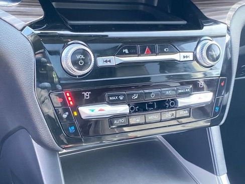 Used 2021 Ford Explorer Limited AWD/4WD image 14