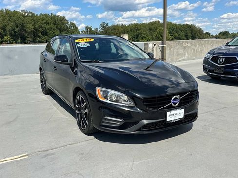 Used 2018 Volvo V60 T5 Dynamic image 2