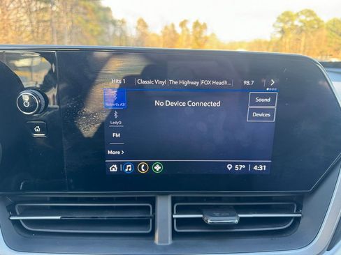 Certified 2025 Chevrolet Trax LS image 20