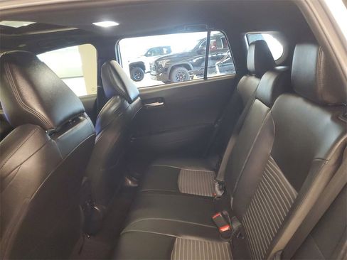 Certified 2023 Toyota Corolla Cross XSE w/ Convenience Package image 11