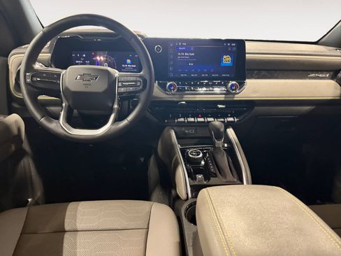 Used 2025 Chevrolet Colorado ZR2 w/ Technology Package image 12