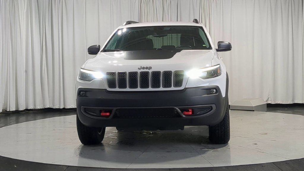 Used 2020 Jeep Cherokee Trailhawk w/ Cold Weather Group AWD/4WD image 3