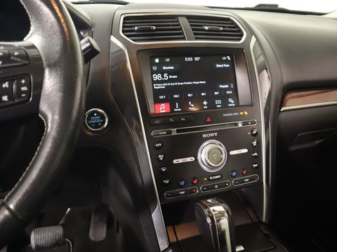 Used 2017 Ford Explorer Platinum image 5