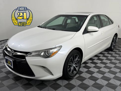 Used 2017 Toyota Camry XSE w/ Moonroof Package FWD image 1
