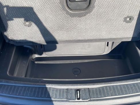 Used 2023 Jeep Grand Cherokee L Laredo image 25