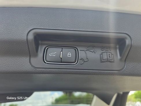 New 2026 Ford Explorer Platinum image 32