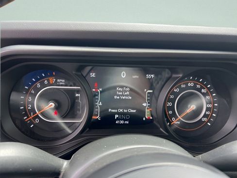 Used 2025 Jeep Gladiator Mojave w/ Convenience Group AWD/4WD image 26