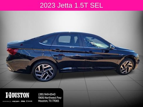Used 2023 Volkswagen Jetta SEL image 2