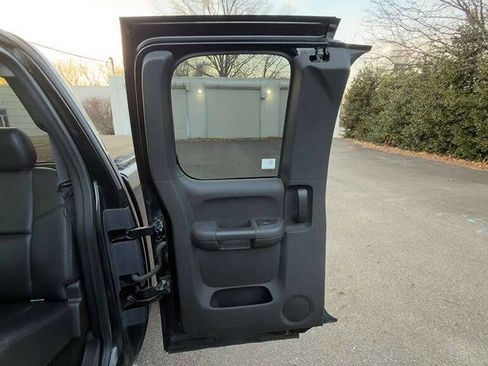 Used 2010 Chevrolet Silverado 1500 LTZ w/ Z71 Appearance Package image 20