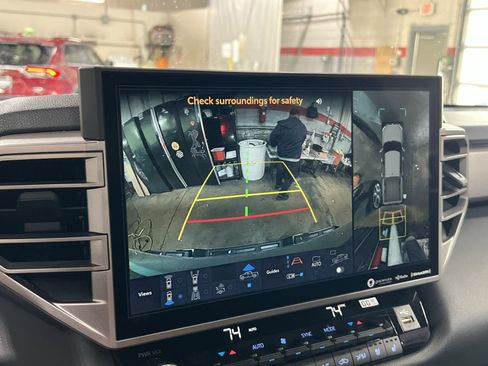 Used 2023 Toyota Tundra Limited image 17