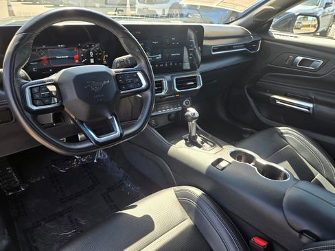 Used 2025 Ford Mustang Premium RWD image 17