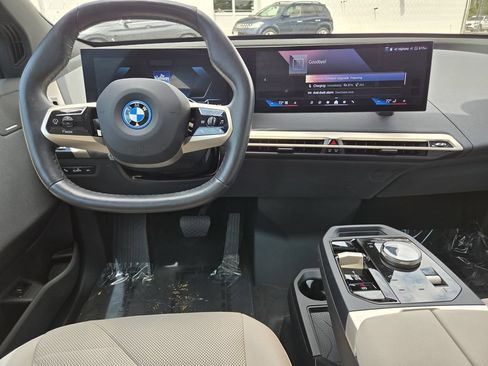 Used 2024 BMW iX xDrive50 w/ Sport Package AWD/4WD image 26