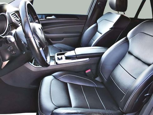 Used 2015 Mercedes-Benz ML 350 ML 350 Sport Utility 4D image 24