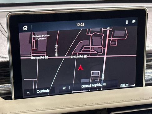 Certified 2023 Lincoln Aviator Black Label w/ Class IV Trailer Tow Package AWD/4WD image 25