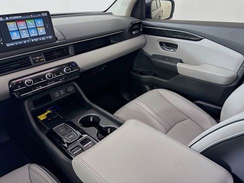Used 2025 Honda Pilot Elite image 29