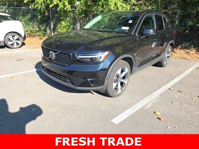 Used 2025 Volvo XC40 B5 Plus w/ Protection Package Premier
