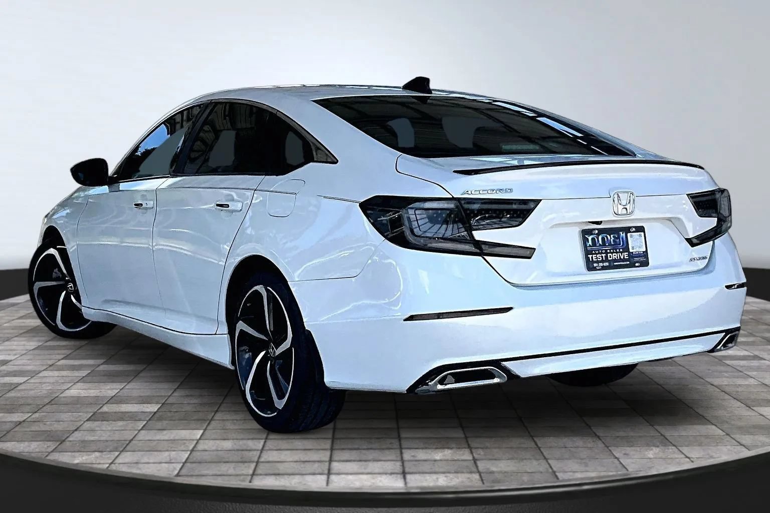 Used 2021 Honda Accord Sport image 4