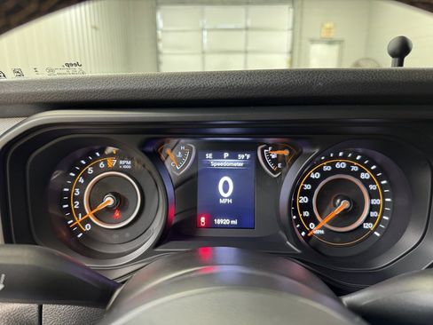 Used 2024 Jeep Gladiator Sport image 28