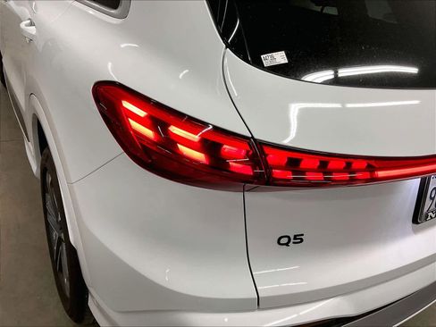 Certified 2025 Audi Q5 Premium w/ Convenience Package image 29