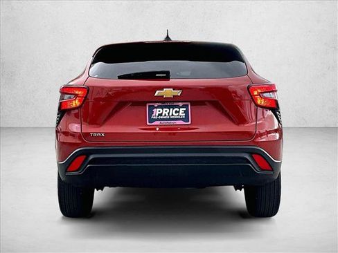 Used 2024 Chevrolet Trax LS FWD image 4