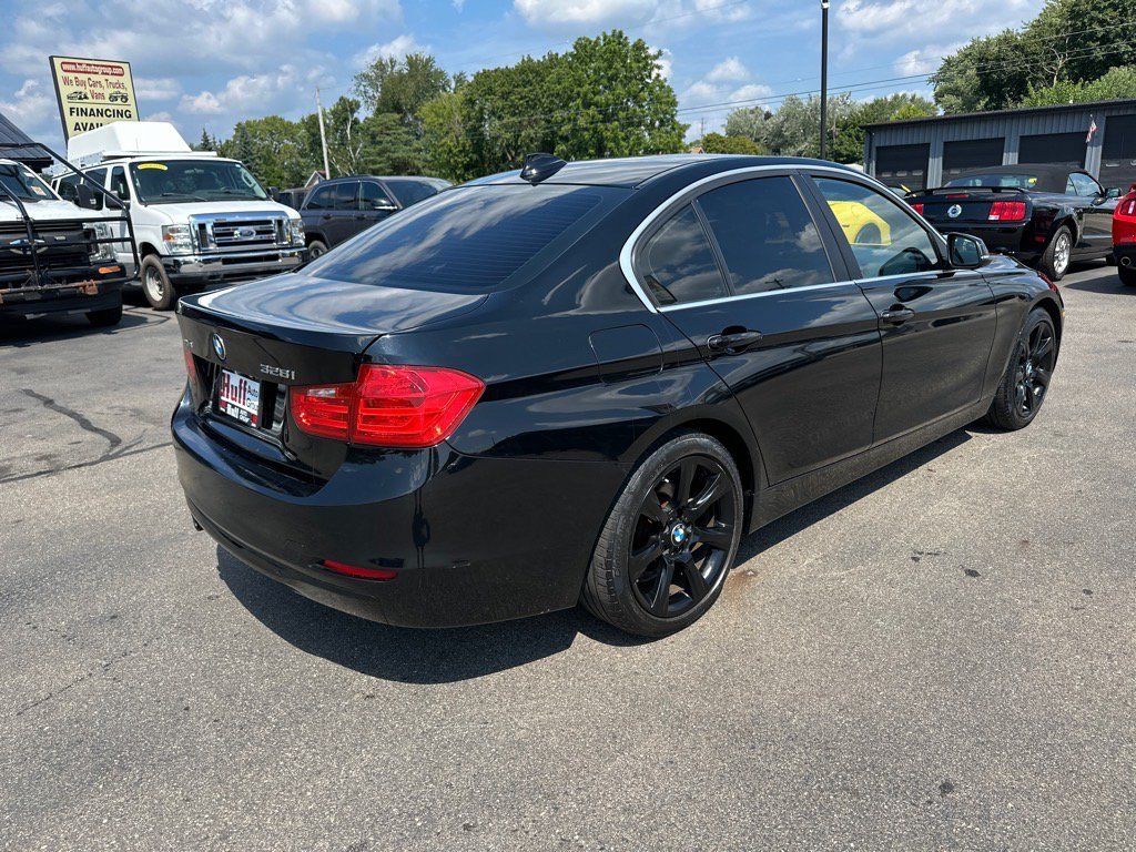 Used 2015 BMW 328i xDrive Sedan AWD/4WD image 3