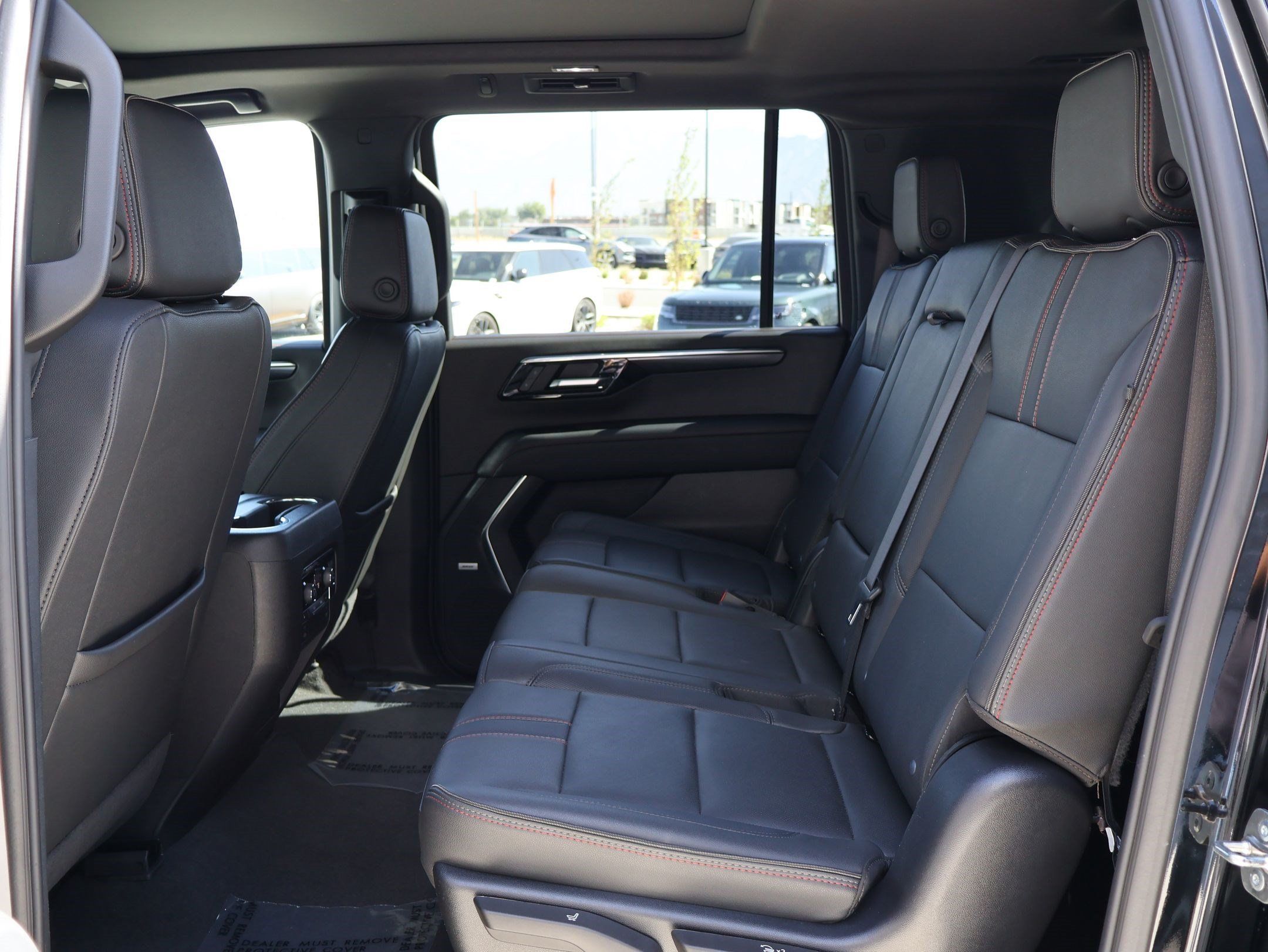 Used 2025 Chevrolet Suburban RST w/ Comfort Package AWD/4WD image 28