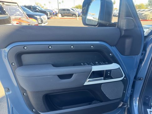 Used 2021 Land Rover Defender 110 SE image 13