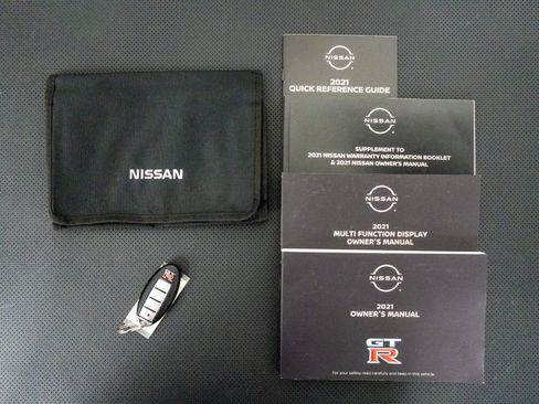 Used 2021 Nissan GT-R Premium AWD/4WD image 21