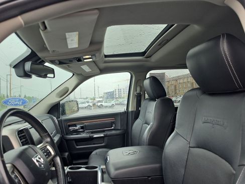 Used 2015 RAM 1500 Laramie w/ Convenience Group AWD/4WD image 11