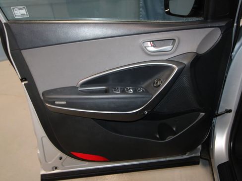 Used 2017 Hyundai Santa Fe Sport image 5