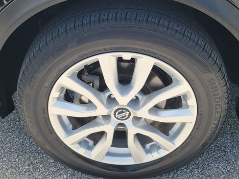 Used 2021 Nissan Rogue Sport SV w/ Technology Package FWD image 7