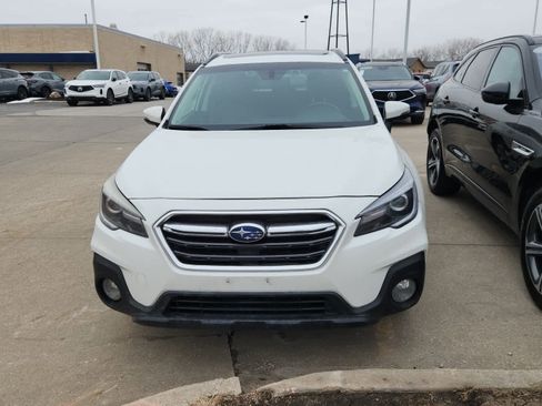 Used 2018 Subaru Outback 2.5i Touring w/ Popular Package #3 image 2