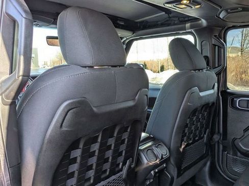 Used 2022 Jeep Wrangler Unlimited Rubicon AWD/4WD image 25